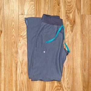 Charcoal Grey Core women’s Figs scrub pant